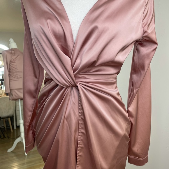 Pink satin dress - Picture 5 of 6